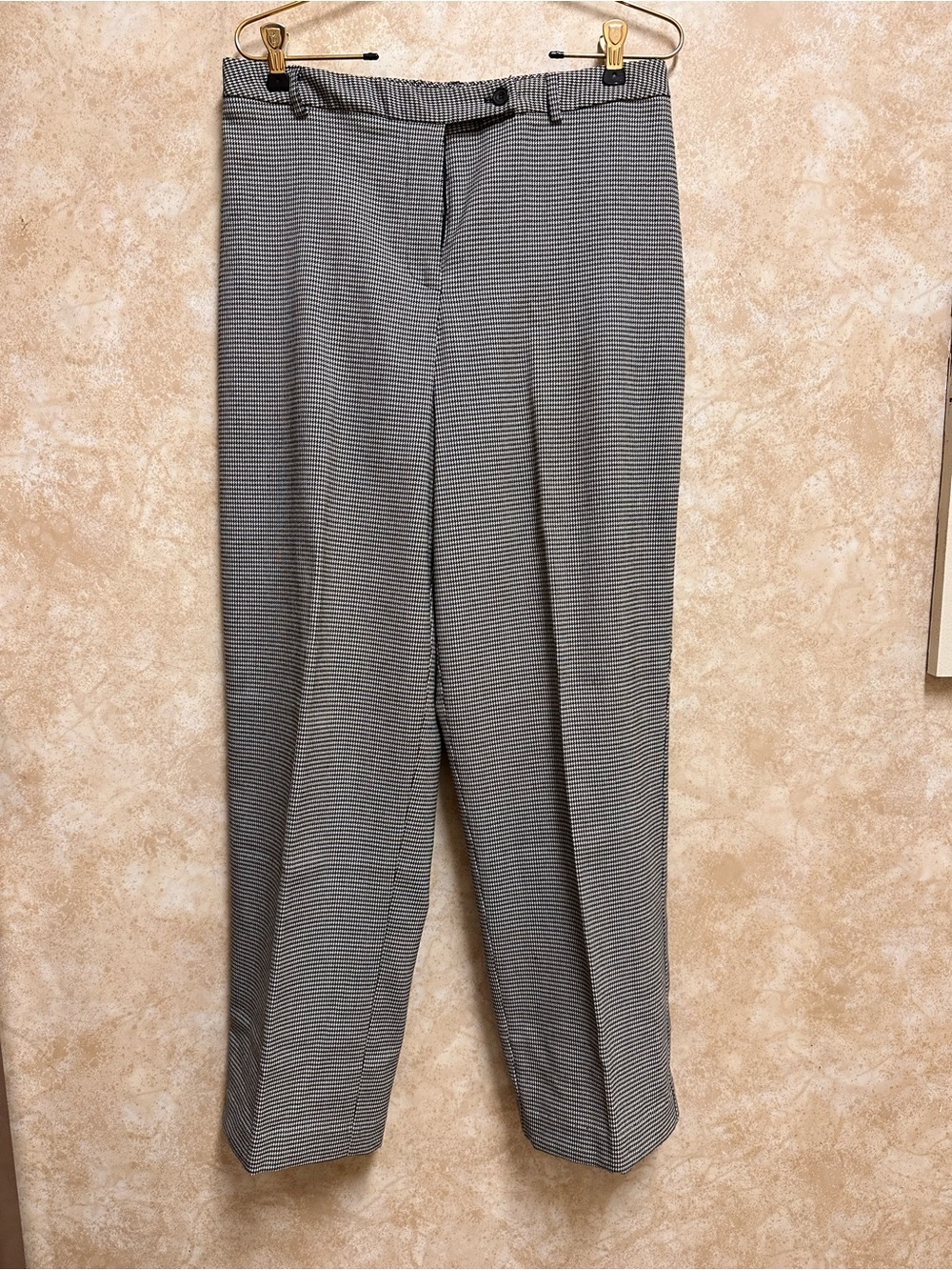Geoffrey Beene Black and Gray Micro-Check Dress Pants